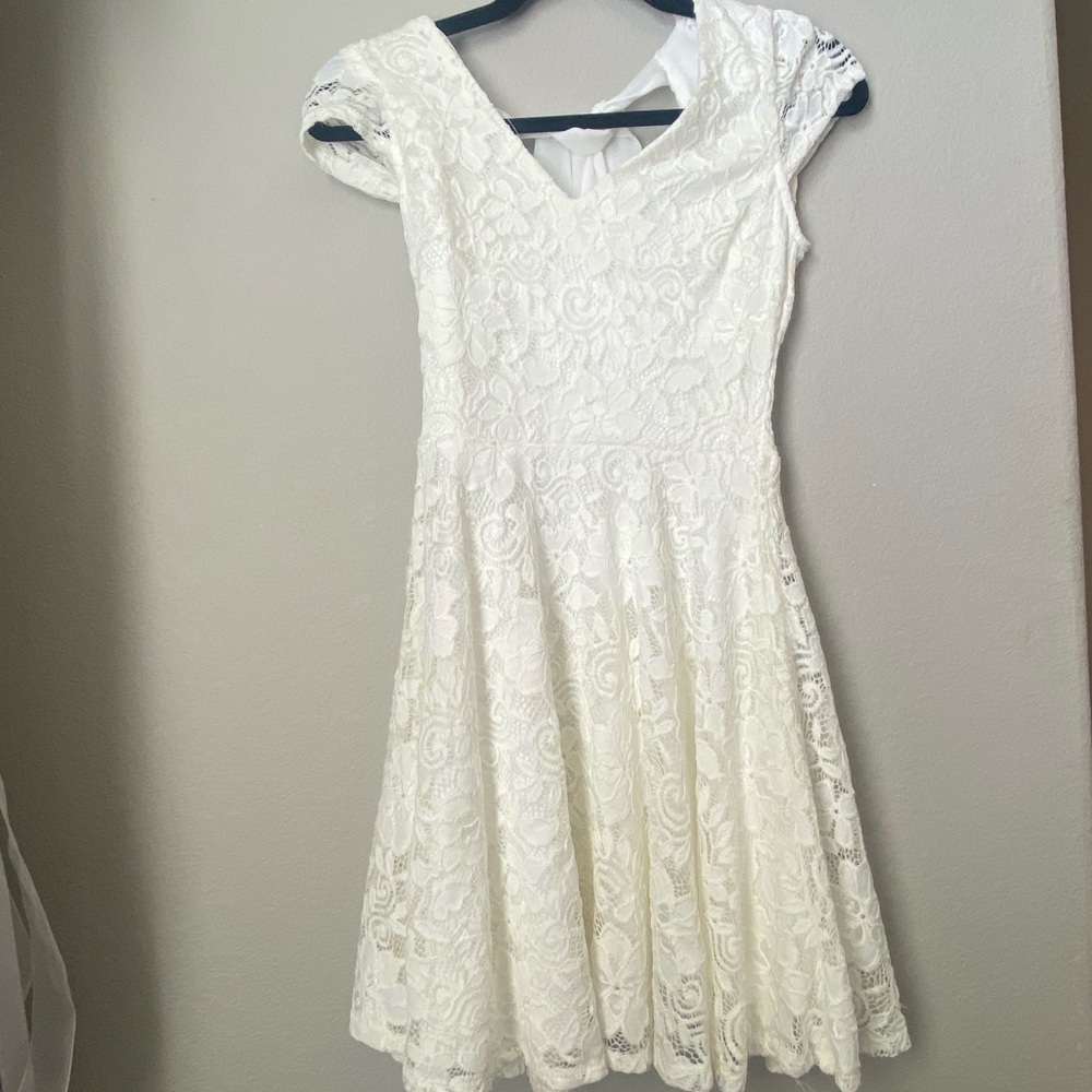 White floral lace tie back B. Darlin dress - size S